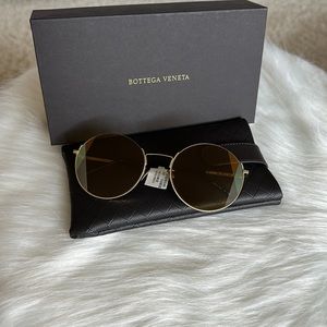 NWT BOTTEGA VENETA SUNGLASSES